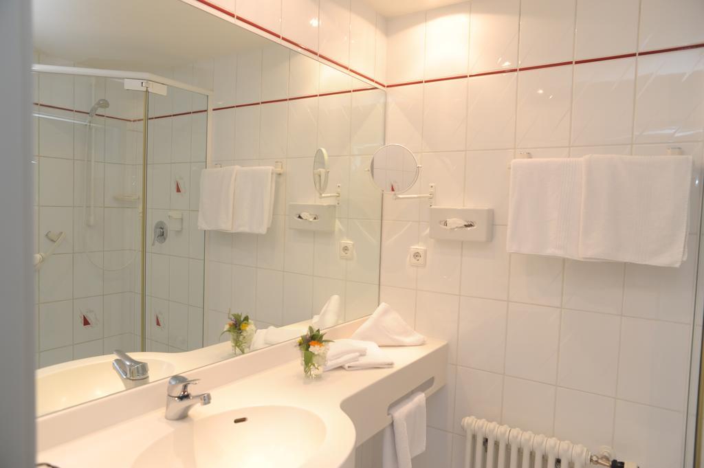 Hotel Gasthaus Adler Бад Валдзее Стая снимка