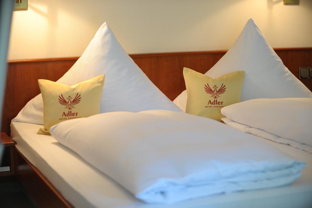 Hotel Gasthaus Adler Бад Валдзее Стая снимка